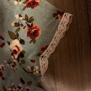 Rewind XXL womans tee floral with lace. BEAUTIFUL